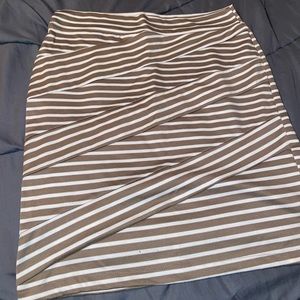 cream and white pencil skirt!